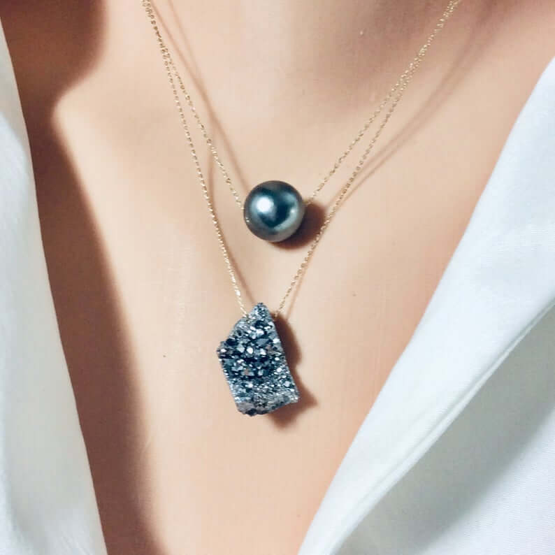 Pendentif en or massif 18 carats avec quartz druzy brut, pendentif flottant sur chaîne en or massif, 45,7 cm de long