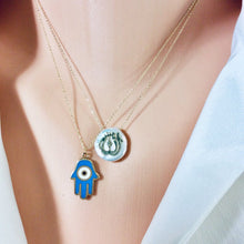 Charger l&#39;image dans la galerie, Collier pendentif mauvais œil en or massif 18 carats, délicat et émaillé, 40,6 cm de long
