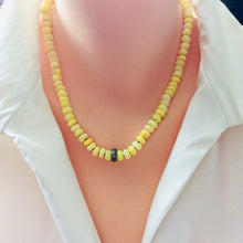Lade das Bild in den Galerie-Viewer, Natural Yellow Opal Beaded Necklace, Diamond Pave Necklace
