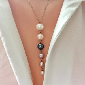 Collier en or massif 18 carats avec perles graduées et or jaune, pendentif en cascade de perles
