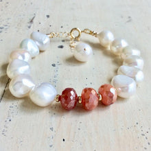 Charger l&#39;image dans la galerie, Carnelian and Fresh Water White Baroque Pearl Bracelet, 14k Gold Filled
