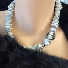Carica l&#39;immagine nel visualizzatore di Gallery, Freshwater Silver White Keshi Pearls Bridal Jewelry
