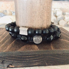 Lade das Bild in den Galerie-Viewer, Black Onyx Stretchy Bracelet at $90
